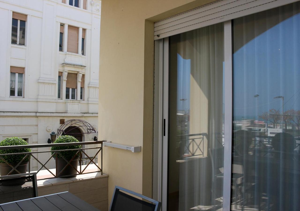 Bmp Apartment Atmosphere 2 Centrale, Vista Mare, Parcheggio Riccione Exterior foto